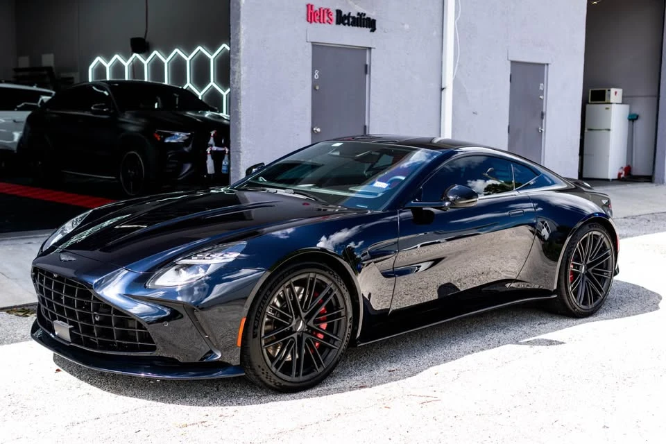 2025 Aston Martin V8 Vantage (2019+) - Image 2 of 10