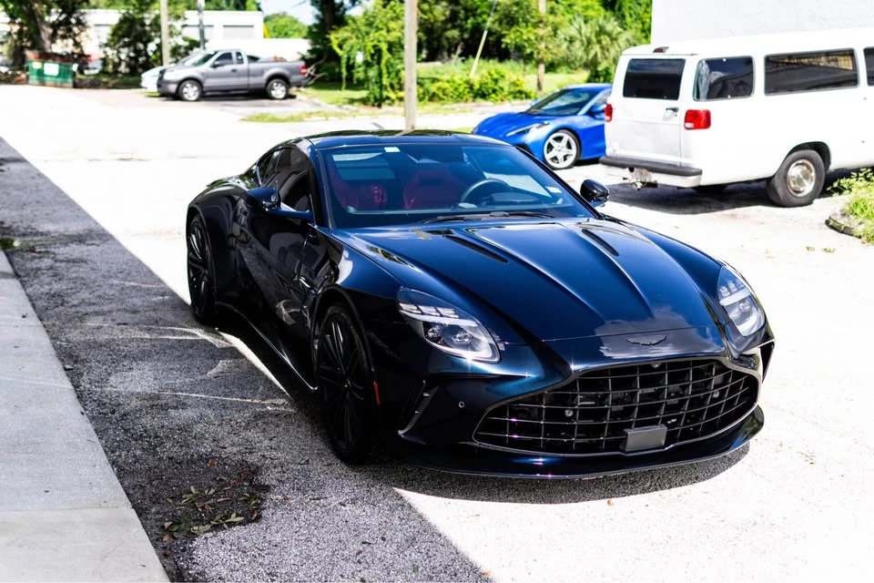 2025 Aston Martin V8 Vantage (2019+) - Image 8 of 10