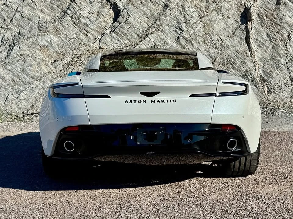 2025 Aston Martin DB12 - Image 13 of 18