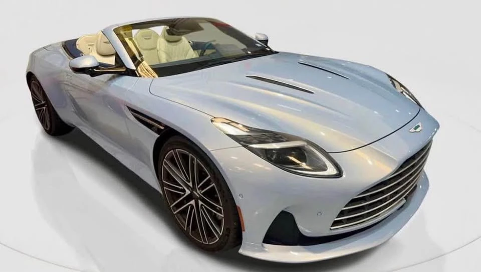 2025 Aston Martin DB12 - Image 3 of 17