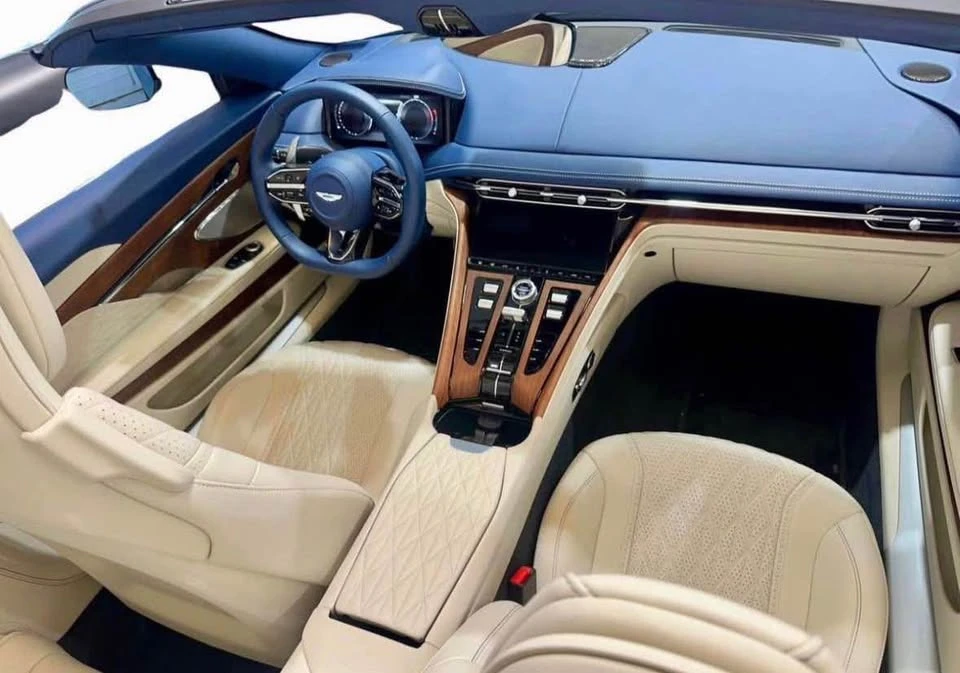 2025 Aston Martin DB12 - Image 14 of 17