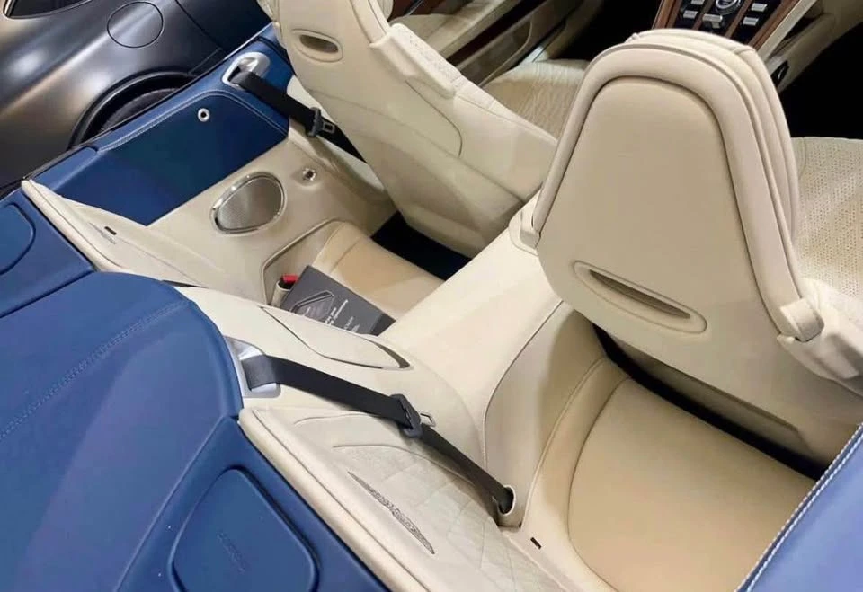 2025 Aston Martin DB12 - Image 15 of 17