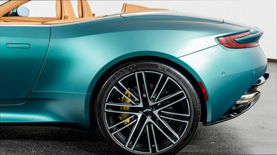 2025 Aston Martin DB12 - Image 15 of 16
