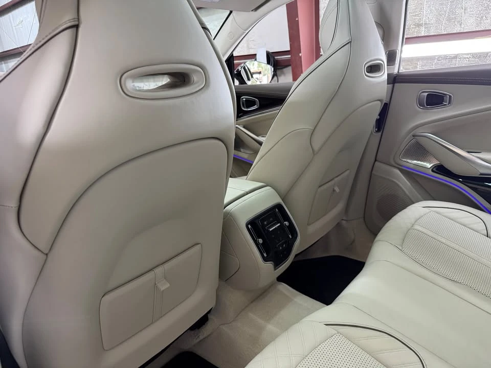 2025 Aston Martin DBX 707 - Image 9 of 14
