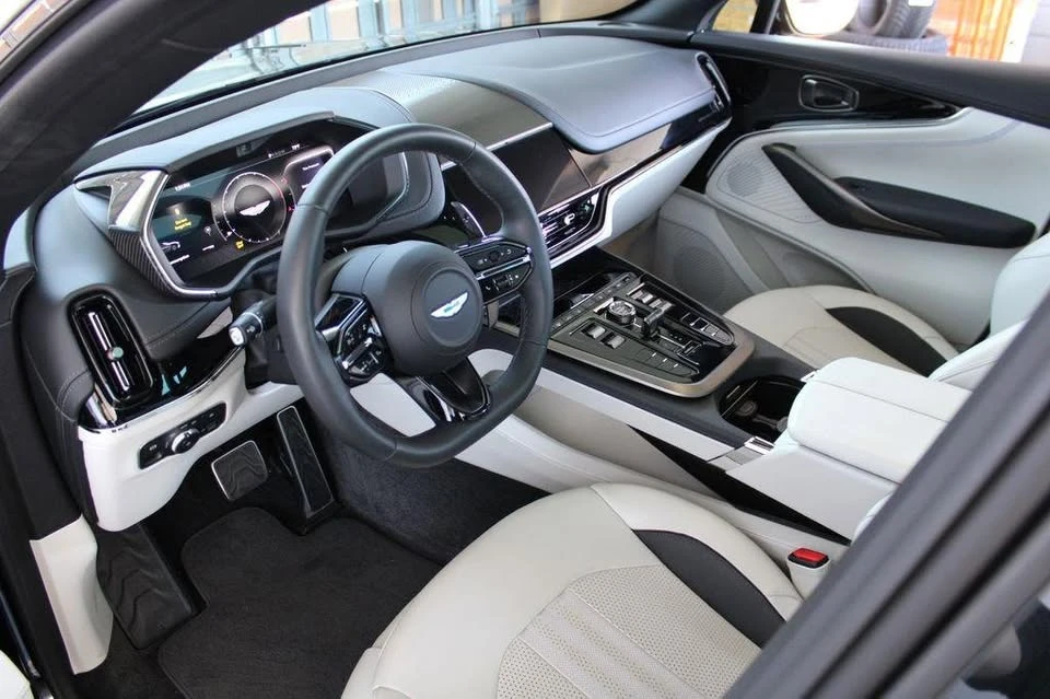 2025 Aston Martin DBX 707 - Image 14 of 19