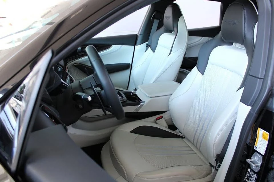 2025 Aston Martin DBX 707 - Image 16 of 19
