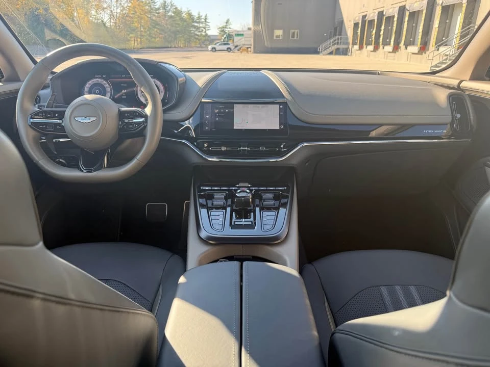 2025 Aston Martin DBX 707 - Image 10 of 19