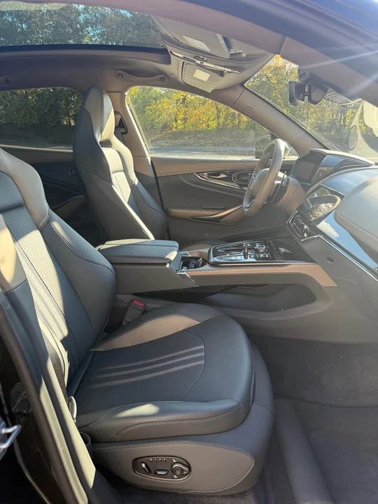 2025 Aston Martin DBX 707 - Image 8 of 19