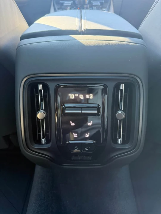 2025 Aston Martin DBX 707 - Image 16 of 19
