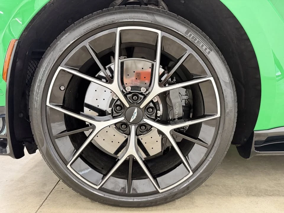 2025 Aston Martin DBX 707 - Image 7 of 20