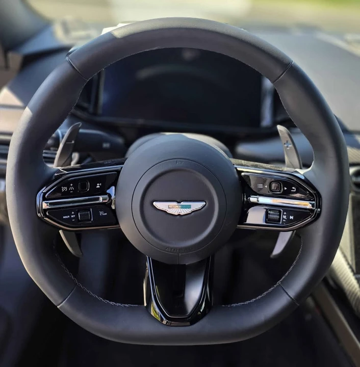 2025 Aston Martin Vanquish 3rd Gen - Image 9 of 17