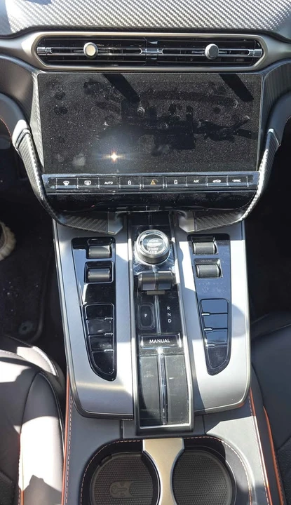 2025 Aston Martin Vanquish 3rd Gen - Image 12 of 17