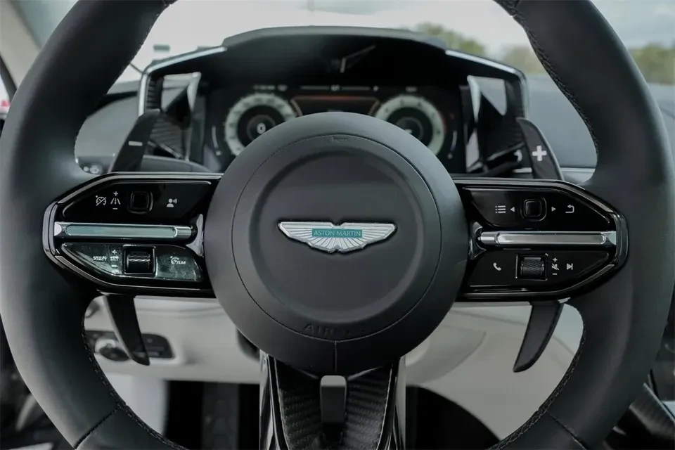 2025 Aston Martin Vanquish 3rd Gen - Image 13 of 19