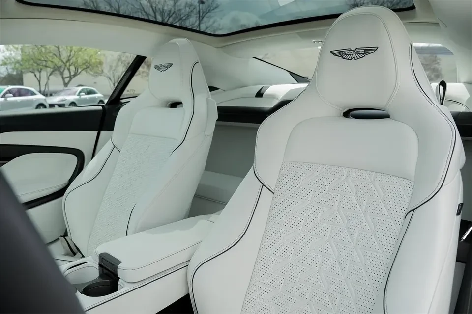 2025 Aston Martin Vanquish 3rd Gen - Image 12 of 19