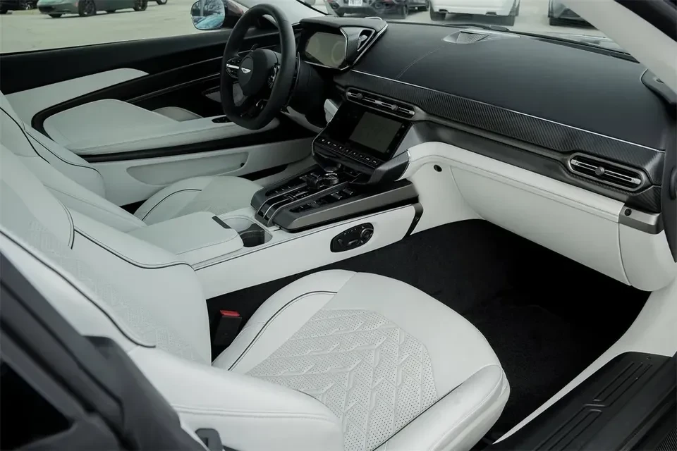 2025 Aston Martin Vanquish 3rd Gen - Image 17 of 19