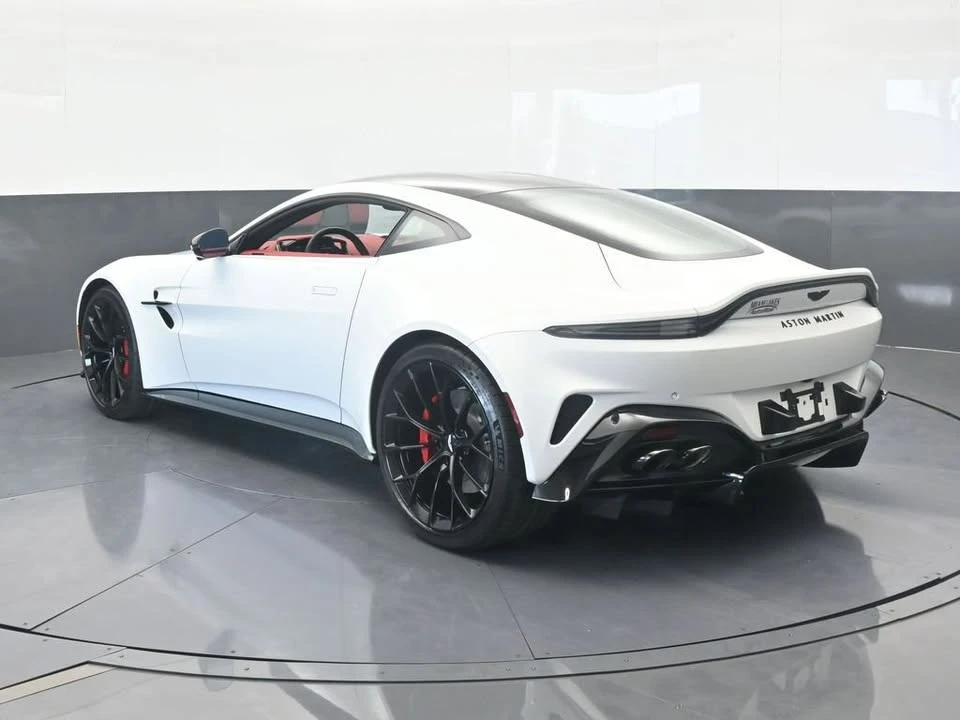 2025 Aston Martin V8 Vantage (2019+) - Image 2 of 19