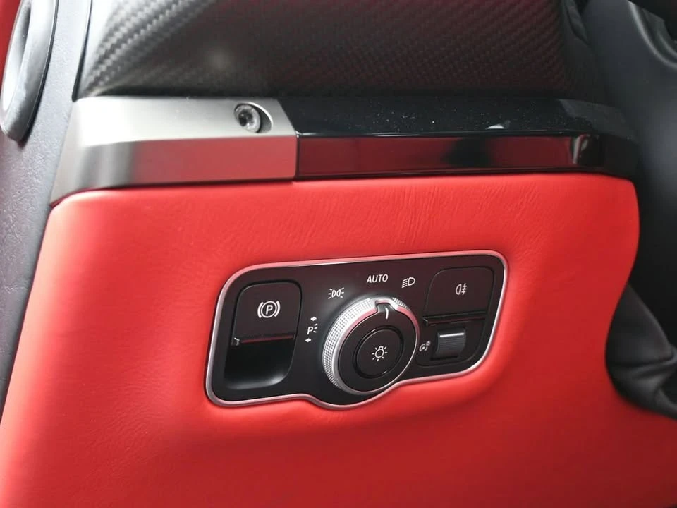 2025 Aston Martin V8 Vantage (2019+) - Image 16 of 19