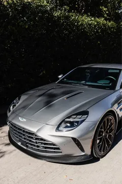 2025 Aston Martin V8 Vantage (2019+) - Image 2 of 14