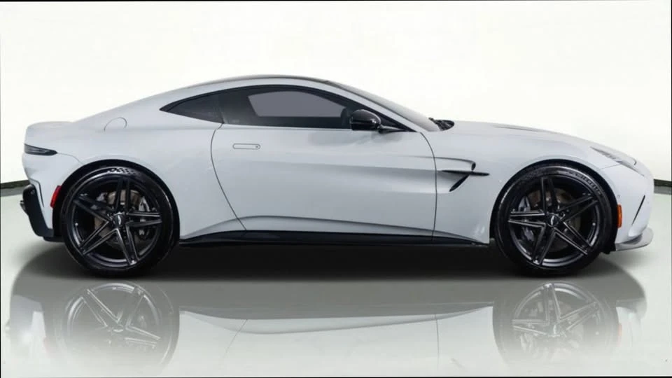 2025 Aston Martin V8 Vantage (2019+) - Image 3 of 20
