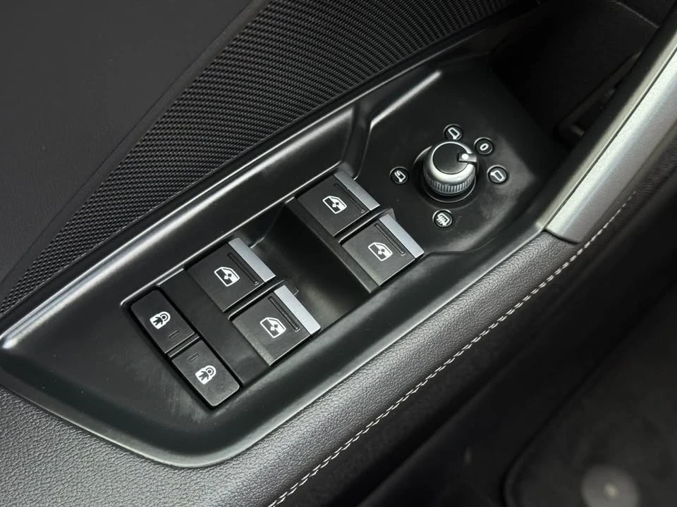 2025 Audi 8Y A3 - Image 10 of 20