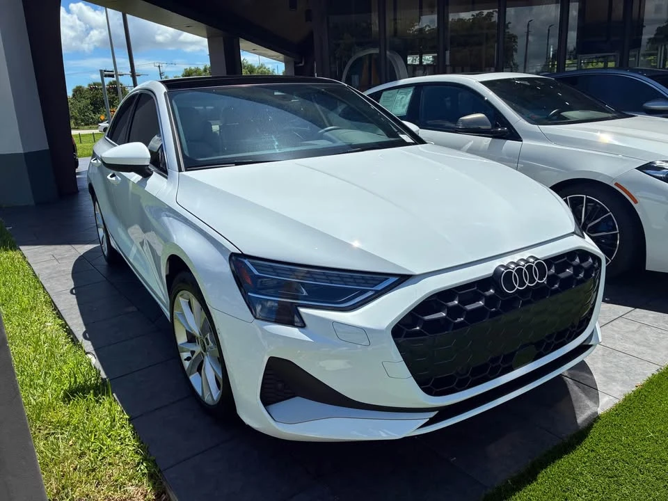 2025 Audi 8Y A3 - Image 2 of 5