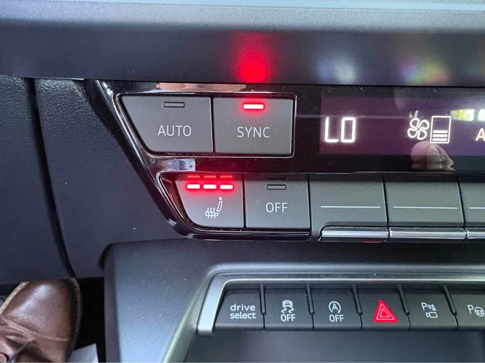2025 Audi 8Y A3 - Image 14 of 20