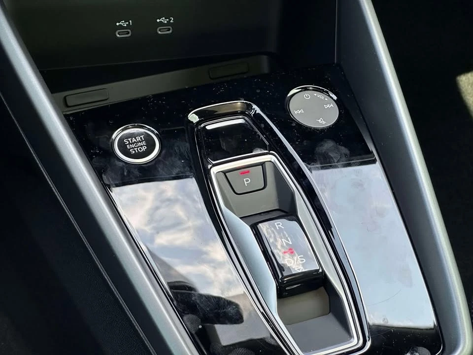2025 Audi 8Y A3 - Image 15 of 19