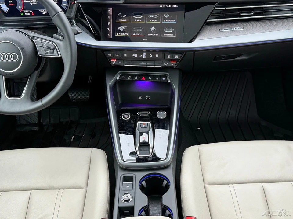 2025 Audi 8Y A3 - Image 18 of 21