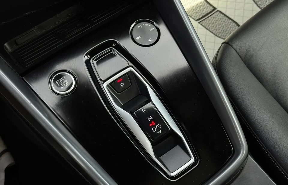 2025 Audi 8Y A3 - Image 17 of 18