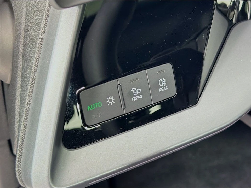 2025 Audi 8Y A3 - Image 10 of 12