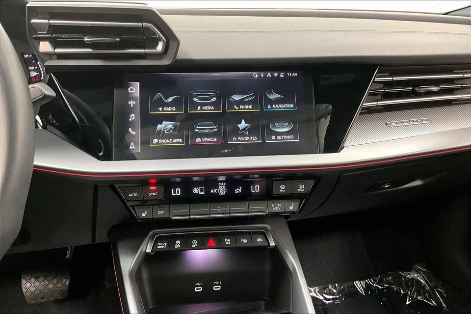 2025 Audi 8Y A3 - Image 11 of 20