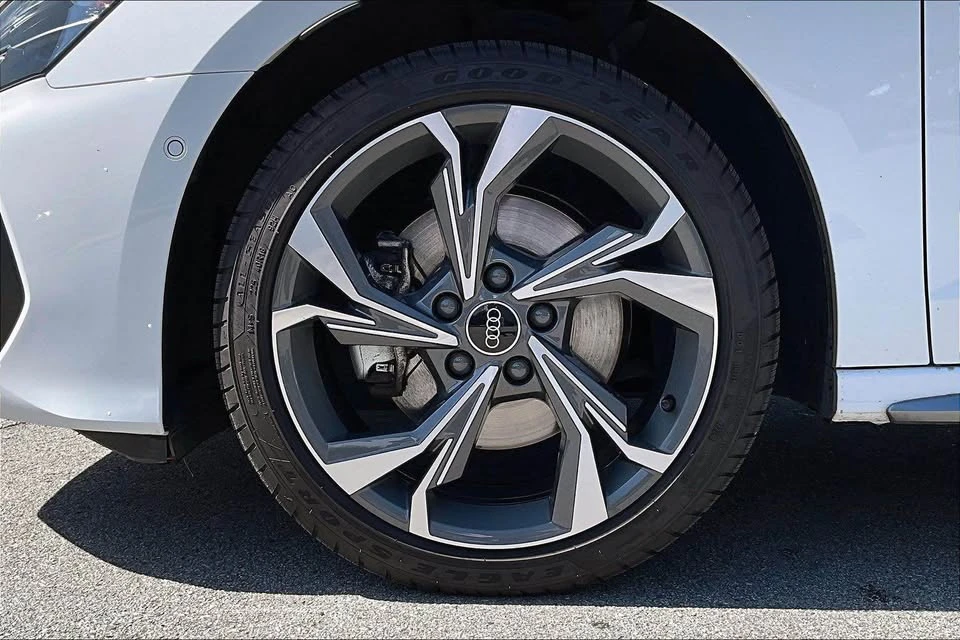 2025 Audi 8Y A3 - Image 9 of 9