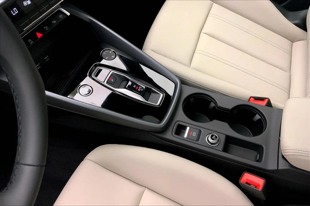 2025 Audi 8Y A3 - Image 7 of 12