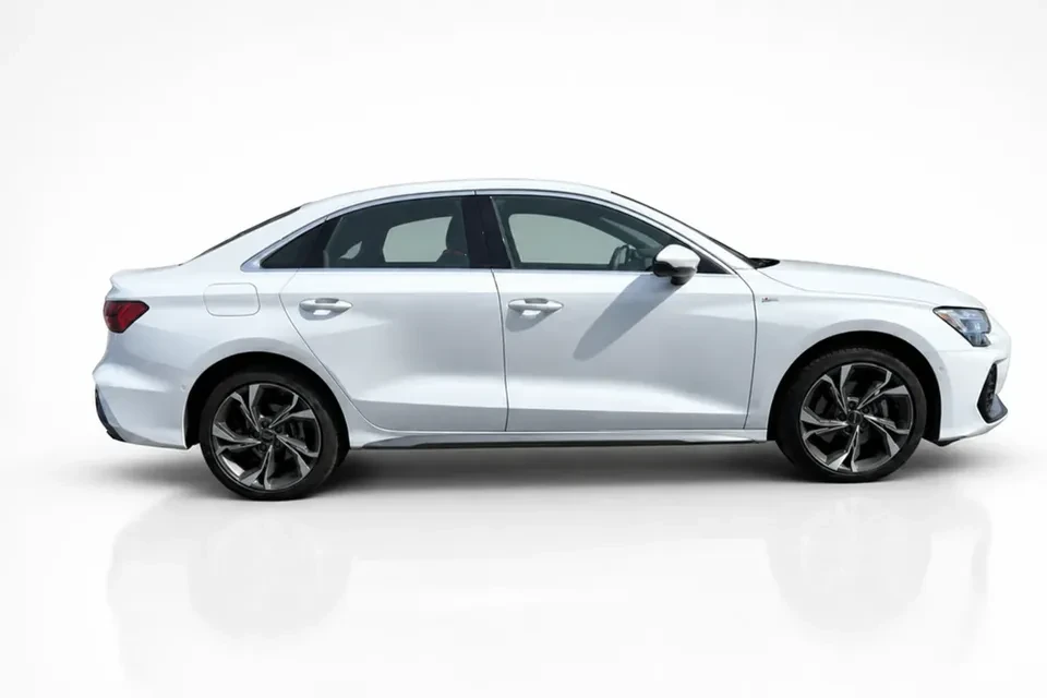 2025 Audi 8Y A3 - Image 3 of 8