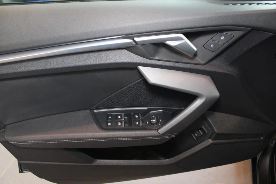 2025 Audi 8Y A3 - Image 17 of 20