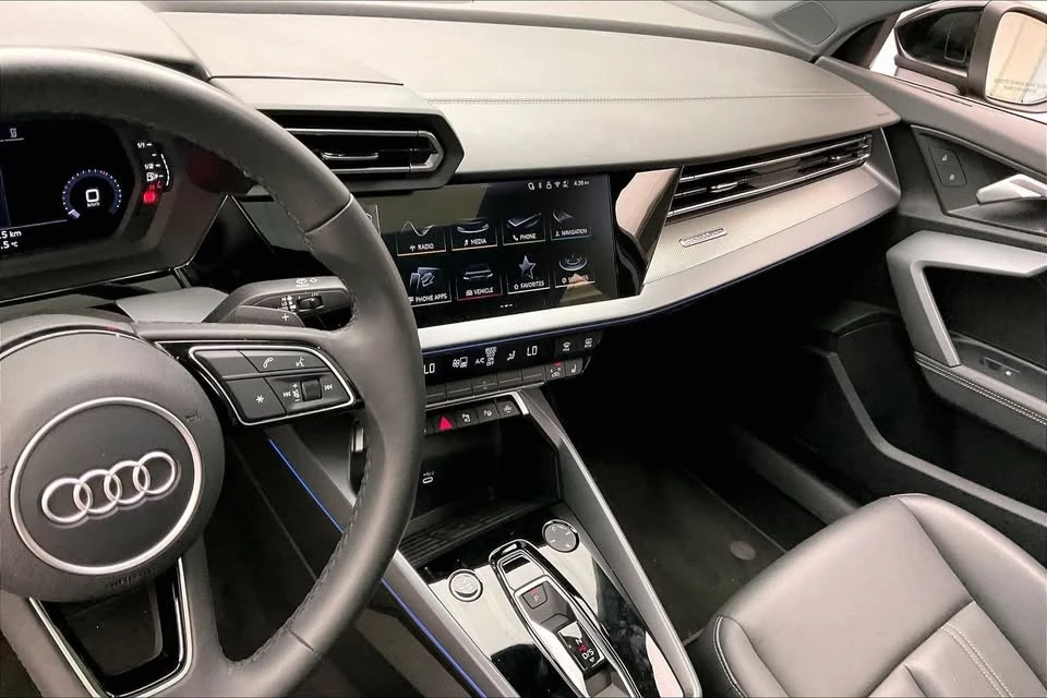 2025 Audi 8Y A3 - Image 10 of 11