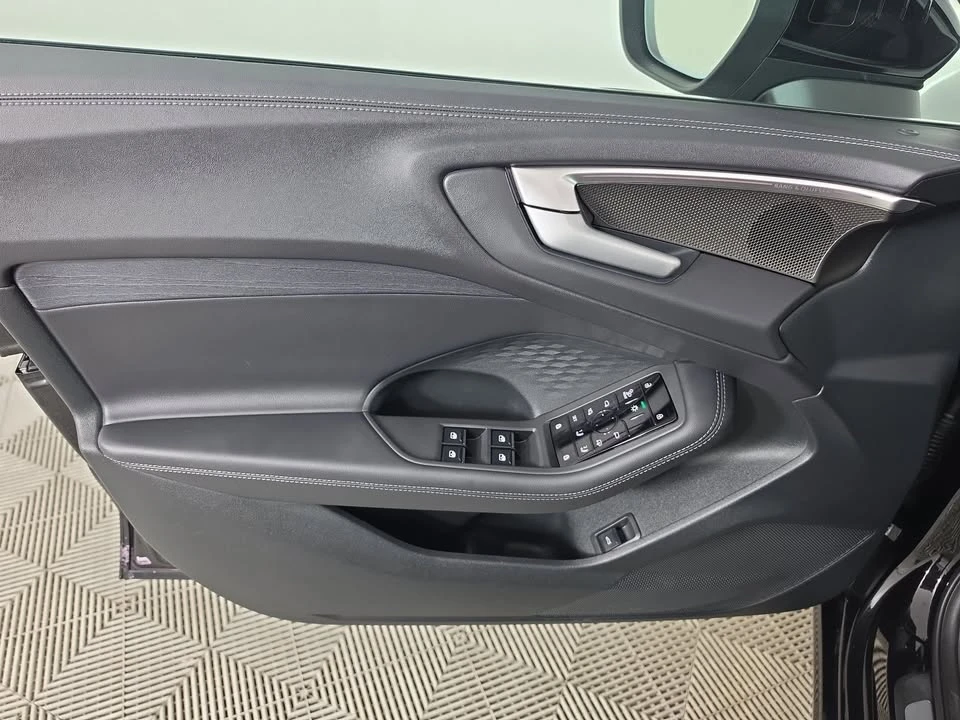 2025 Audi B10 A5 - Image 18 of 19