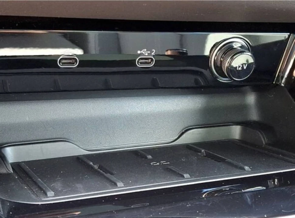 2025 Audi B10 A5 - Image 10 of 18