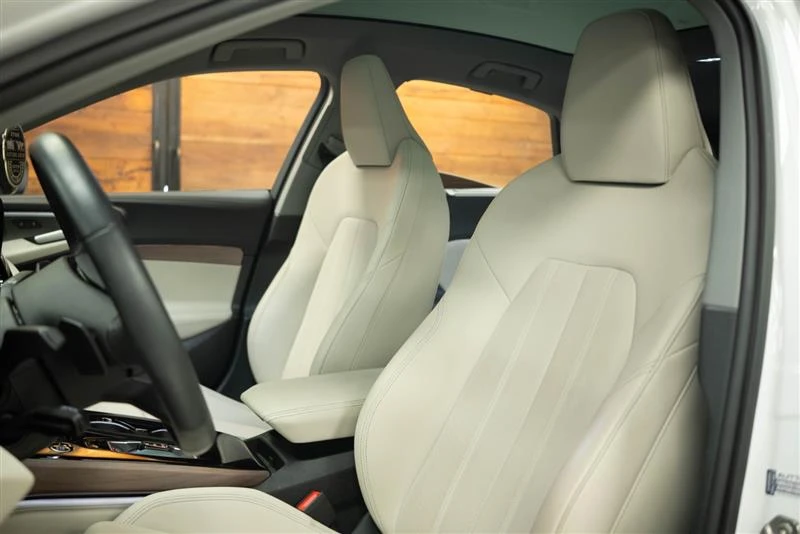 2025 Audi B10 A5 - Image 10 of 20