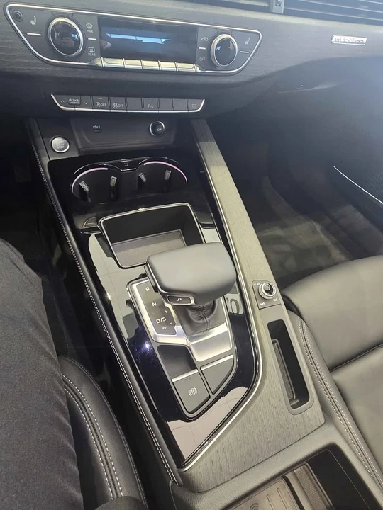 2025 Audi B10 A5 - Image 13 of 17