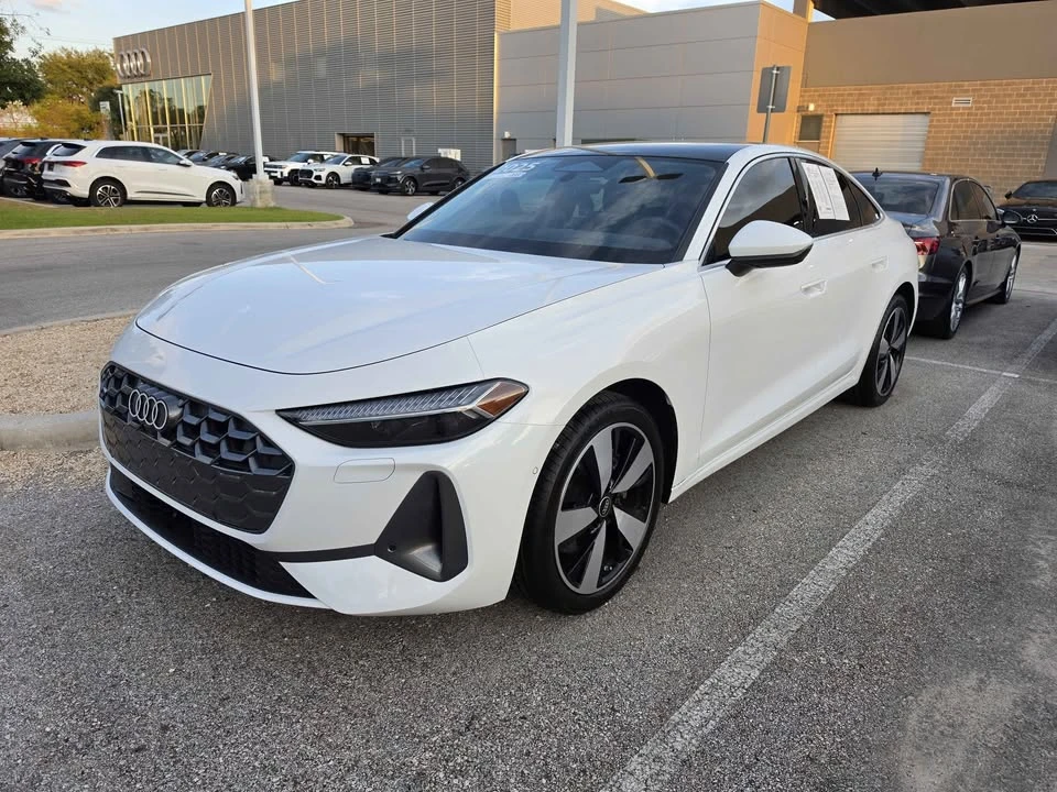 2025 Audi B10 A5 - Image 2 of 8