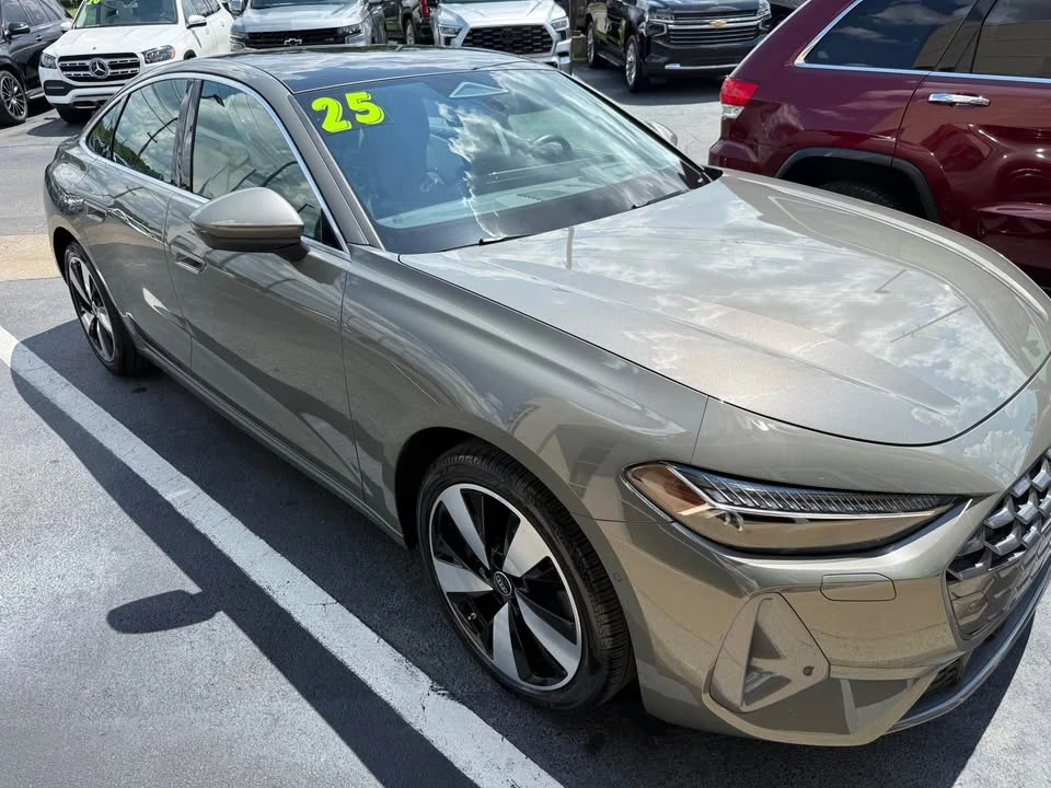 2025 Audi B10 A5 - Image 2 of 11
