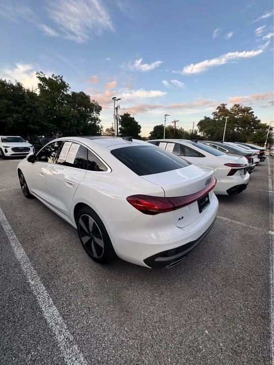 2025 Audi B10 A5 - Image 4 of 5