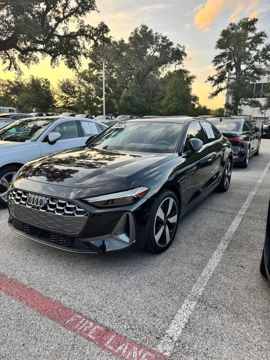 2025 Audi B10 A5 - Image 2 of 5