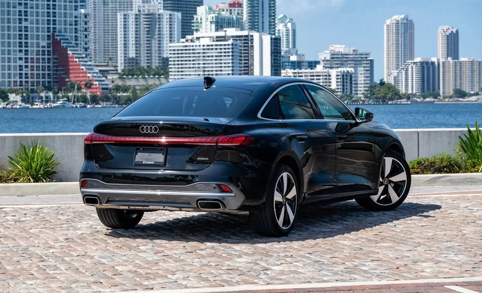 2025 Audi B10 A5 - Image 2 of 8