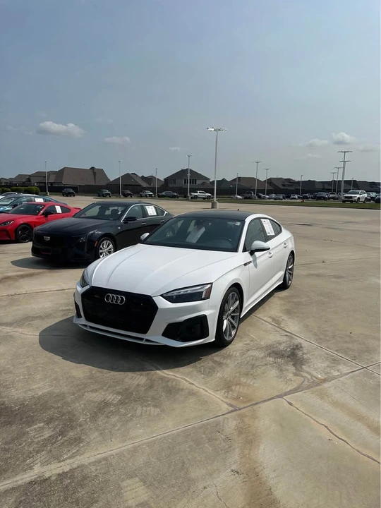 2025 Audi B10 A5 - Image 2 of 8