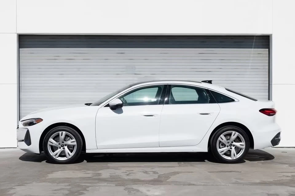 2025 Audi B10 A5 - Image 5 of 6