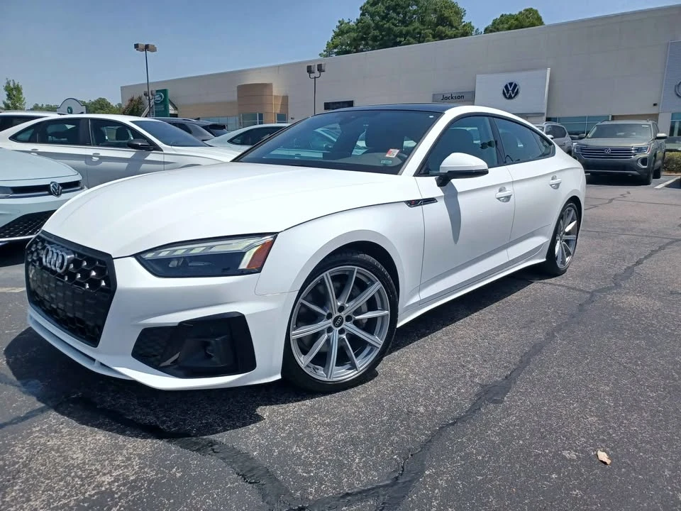 2025 Audi B10 A5 - Image 2 of 17