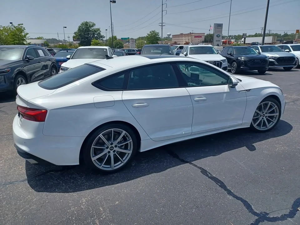 2025 Audi B10 A5 - Image 3 of 17