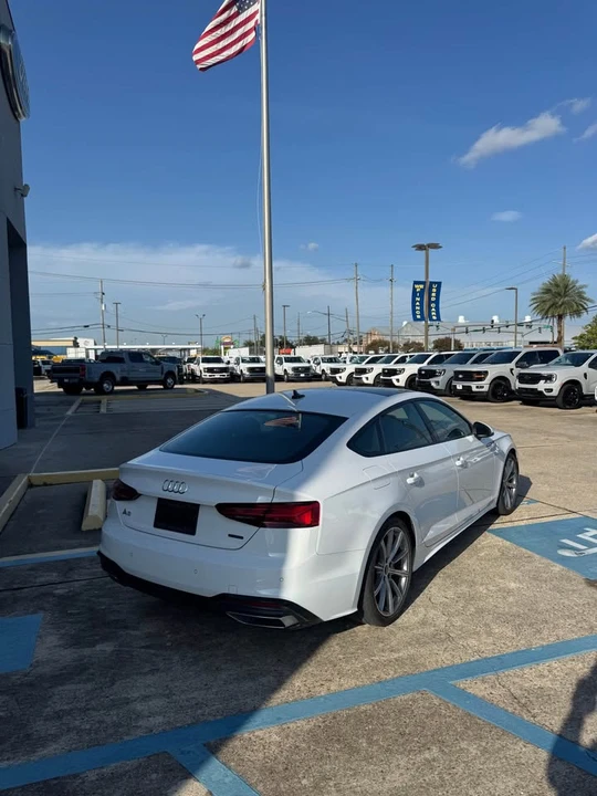 2025 Audi B10 A5 - Image 3 of 19
